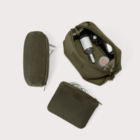 Hunter Toiletry Bag in Dark Moss, Large